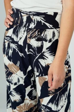 Beechers Brook Leaf Print Fold Over Cropped Pants - Navy