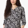 Beechers Brook Patterned Roll Up Sleeve Blouse - White