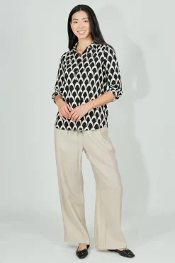 Beechers Brook Patterned Button Down Roll Up Sleeve Blouse - Black