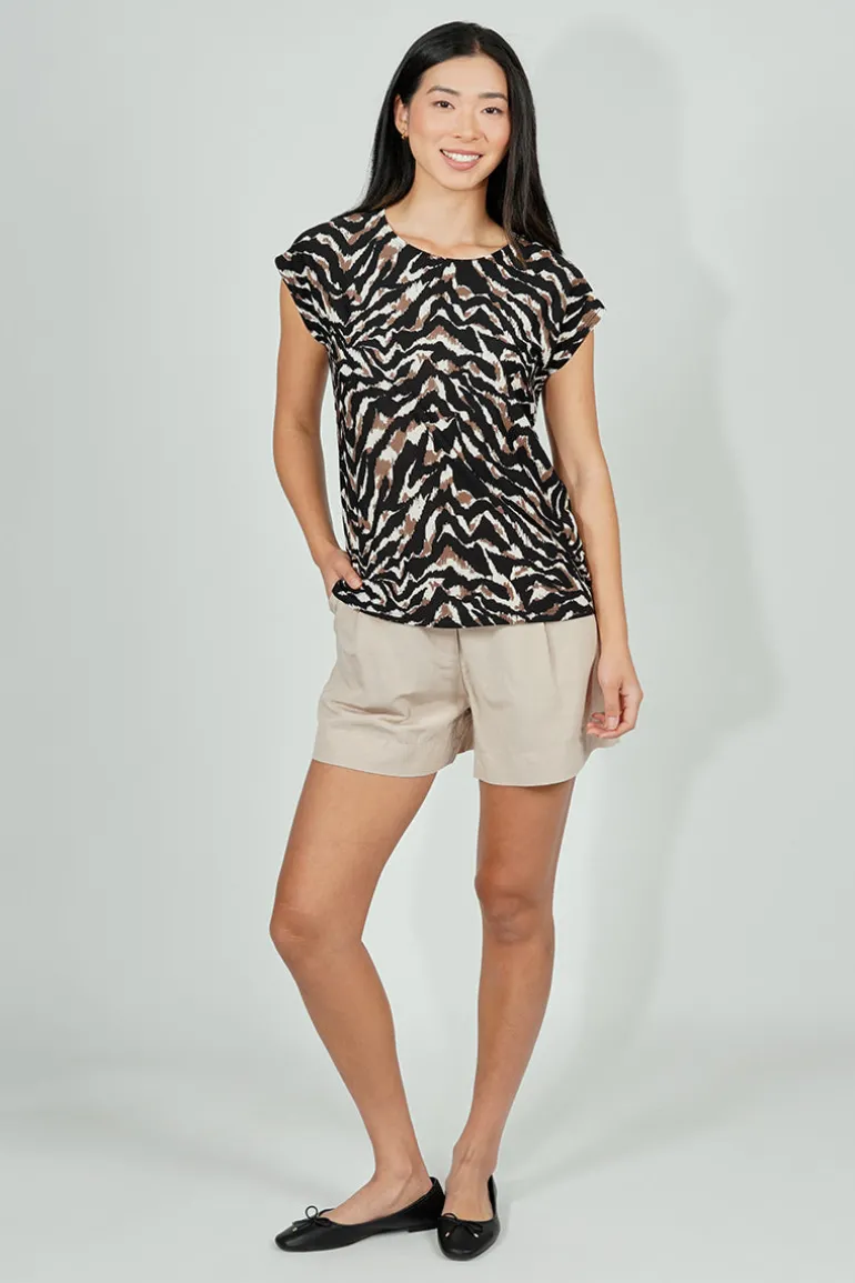 Beechers Brook Patterned Circle Neck Tee - Black