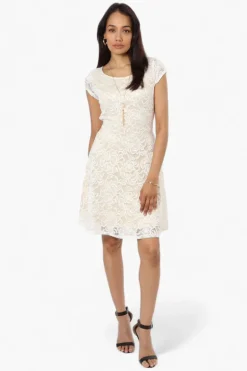 Limite Floral Lace Necklace Cocktail Dress - White