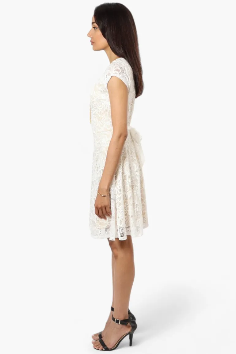 Limite Floral Lace Necklace Cocktail Dress - White